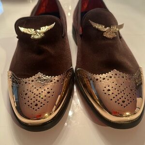 Evening men’s shoes in European size 44. Burgundy and gold (I’m color blind?)